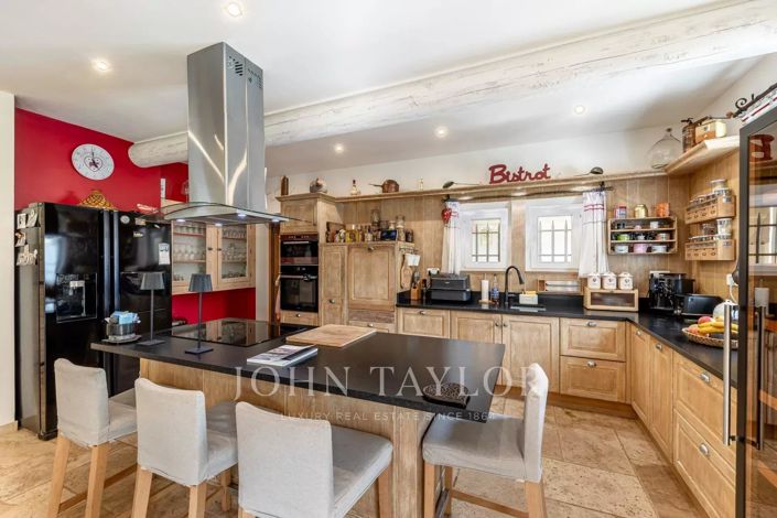 Image No.6-4 Bed House for sale