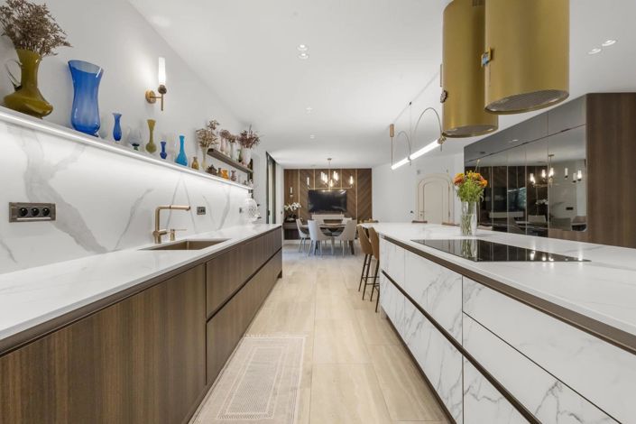 Image No.11-5 Bed House for sale