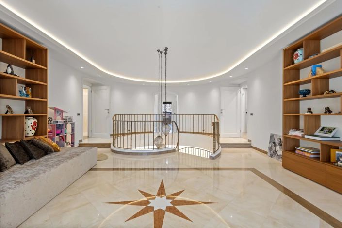 Image No.14-5 Bed House for sale