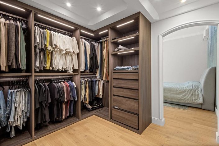 Image No.17-5 Bed House for sale