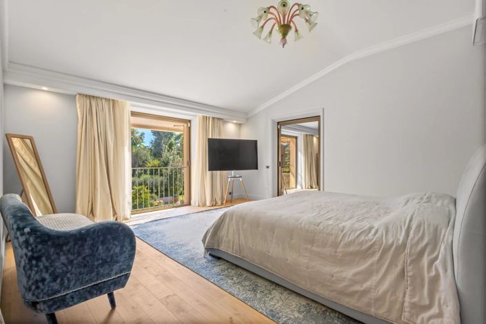 Image No.18-5 Bed House for sale