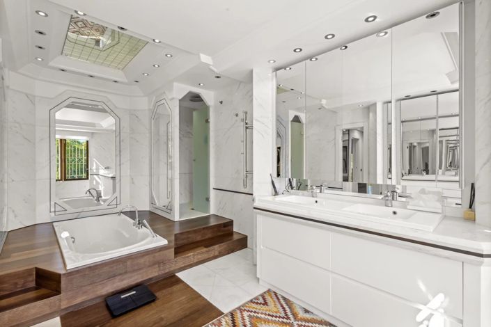 Image No.19-5 Bed House for sale