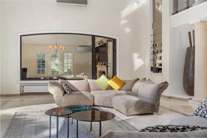 Image No.8-5 Bed House for sale