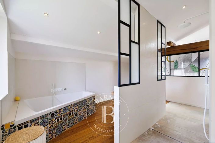 Image No.25-5 Bed House for sale