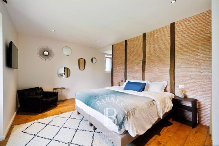 Image No.27-5 Bed House for sale