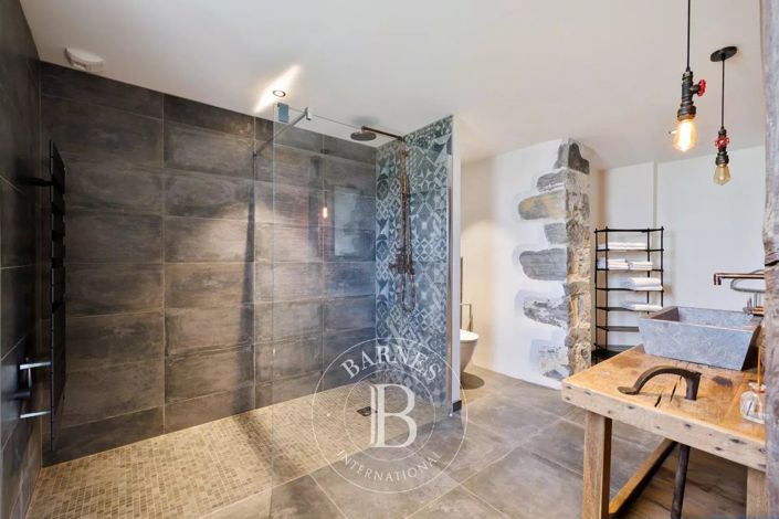 Image No.28-5 Bed House for sale