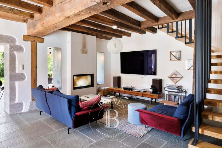 Image No.6-5 Bed House for sale