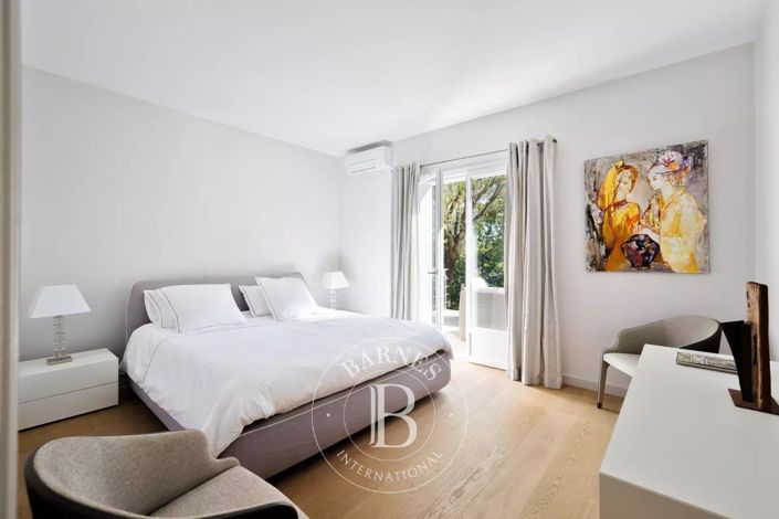 Image No.17-4 Bed House for sale