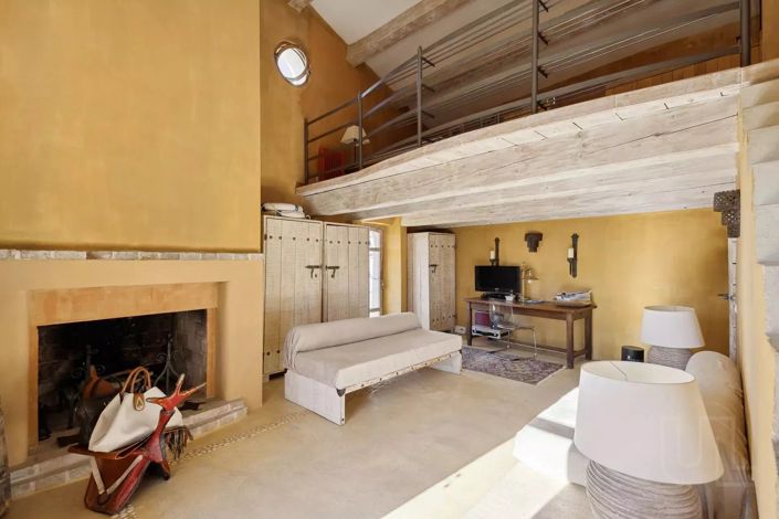 Image No.7-5 Bed House for sale