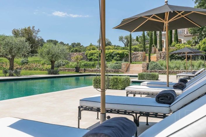 Image No.8-8 Bed House for sale