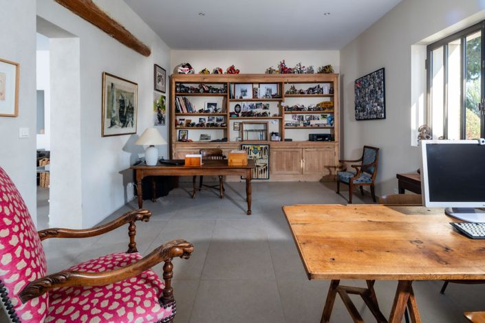 Image No.16-5 Bed House for sale