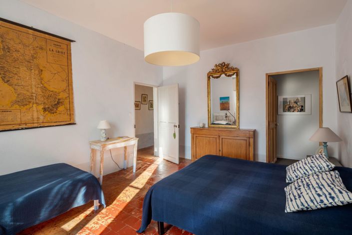 Image No.19-5 Bed House for sale