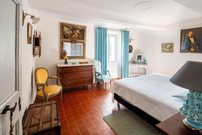 Image No.20-5 Bed House for sale