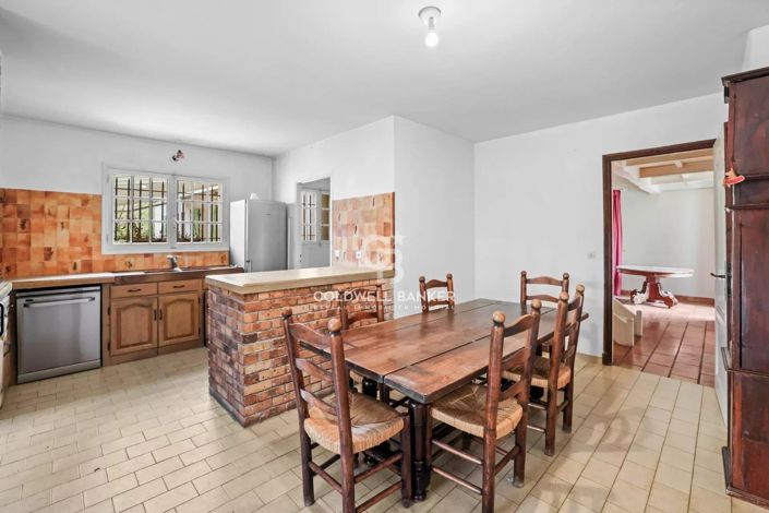 Image No.5-5 Bed House for sale