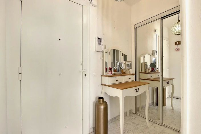 Image No.6-Apartment for sale