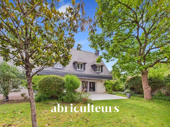 Image No.2-6 Bed House for sale