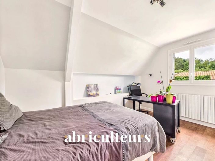 Image No.7-6 Bed House for sale