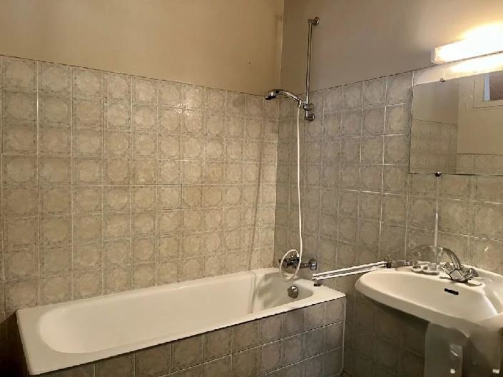 Image No.6-House for sale