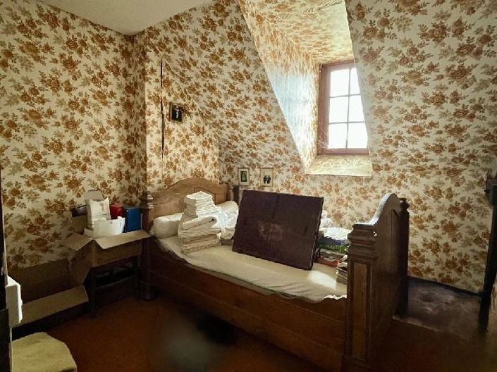 Image No.8-House for sale