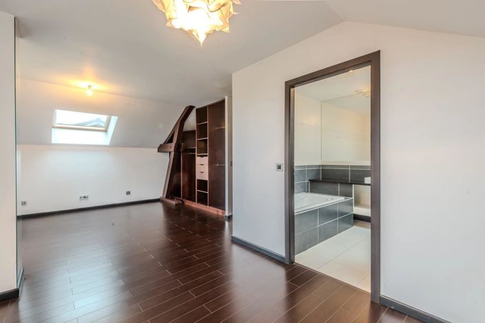 Image No.14-3 Bed House for sale