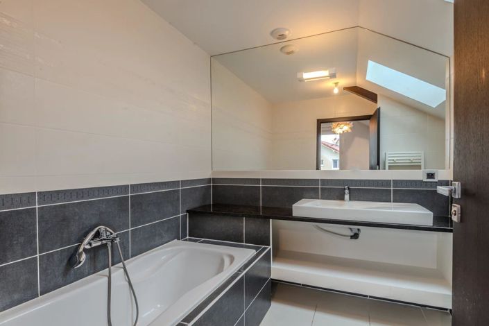 Image No.15-3 Bed House for sale