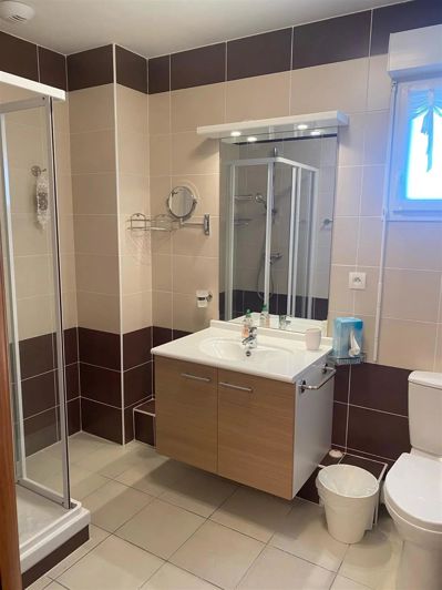 Image No.19-7 Bed House for sale