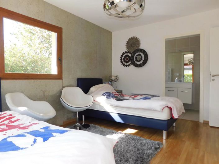 Image No.10-3 Bed Apartment for sale