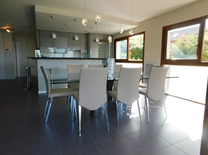 Image No.12-3 Bed Property for sale