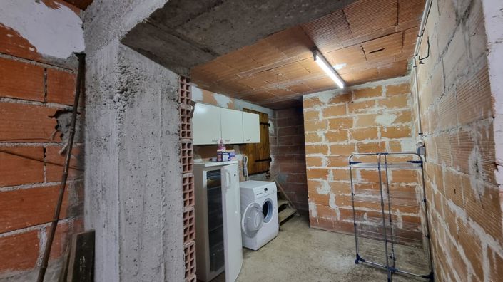 Image No.34-3 Bed House for sale