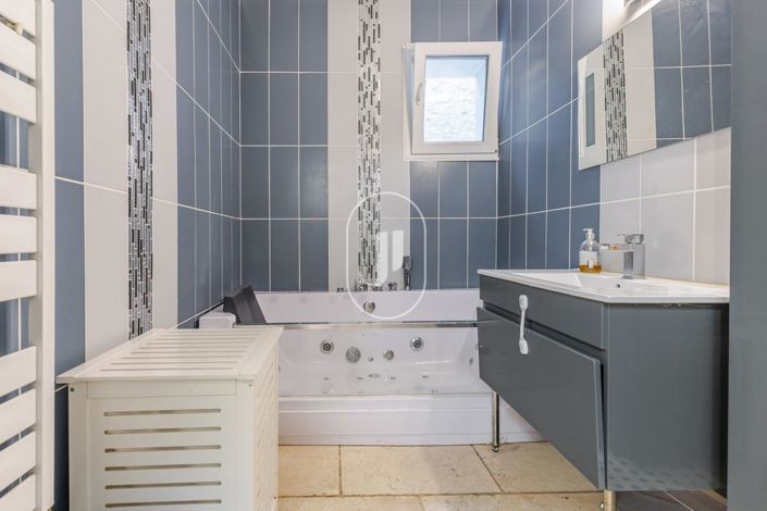 Image No.9-12 Bed Property for sale