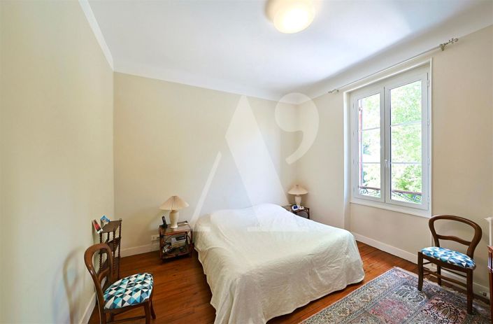 Image No.11-5 Bed House for sale