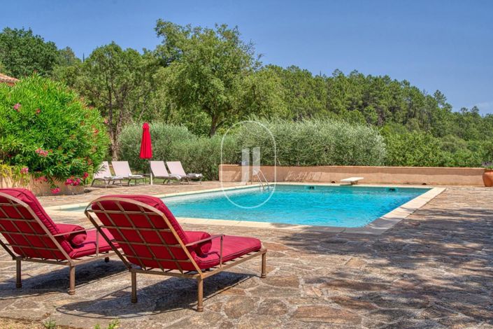 Image No.1-4 Bed House for sale