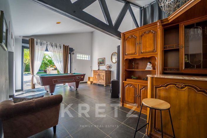 Image No.14-5 Bed Property for sale