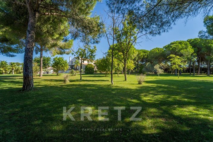 Image No.2-5 Bed Property for sale