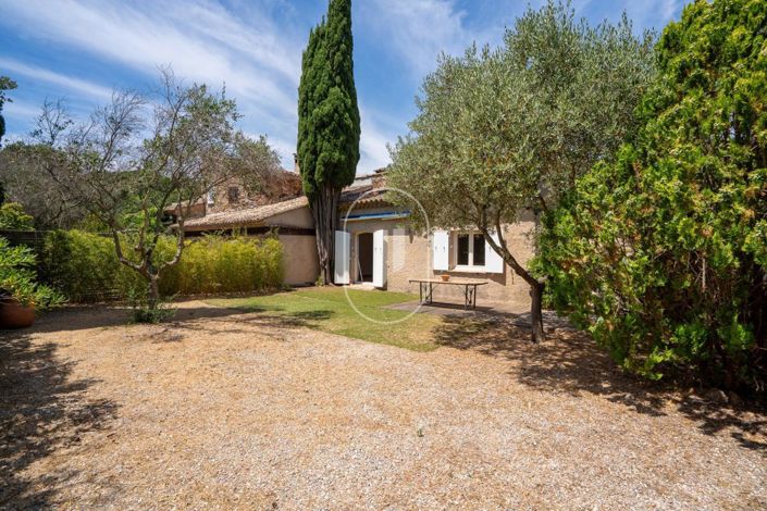 Image No.1-2 Bed House for sale