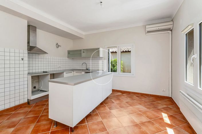 Image No.6-2 Bed House for sale