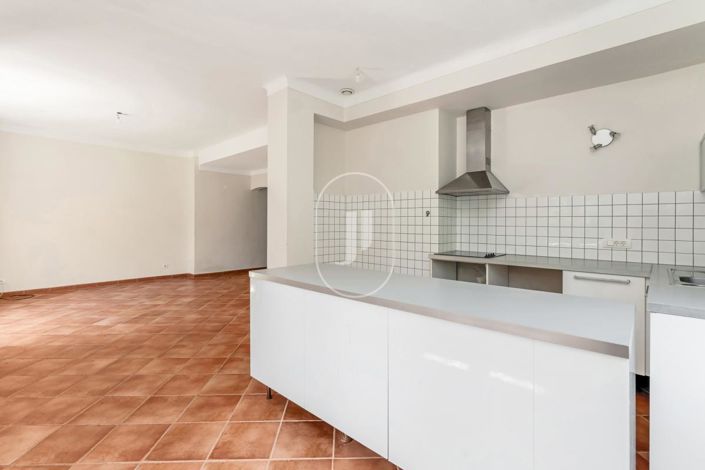 Image No.7-2 Bed House for sale