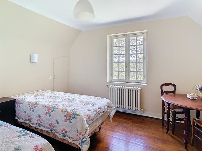 Image No.12-2 Bed House for sale