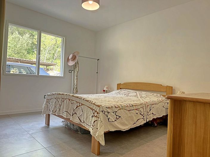 Image No.15-5 Bed House for sale