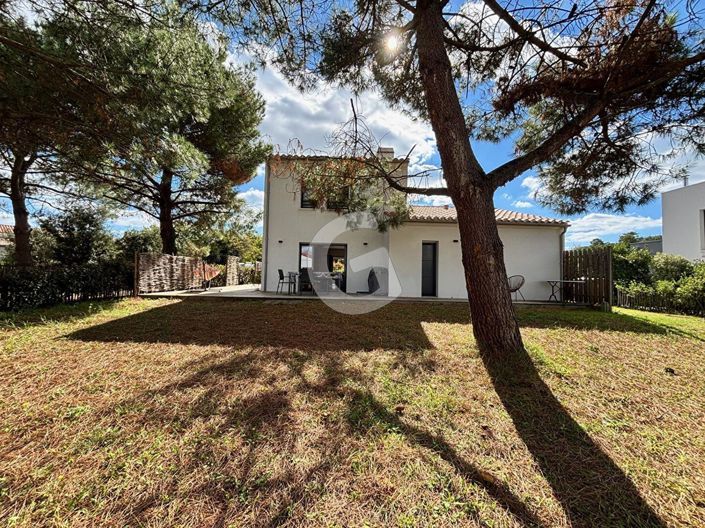Image No.1-3 Bed House for sale