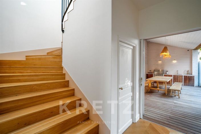 Image No.12-6 Bed House for sale