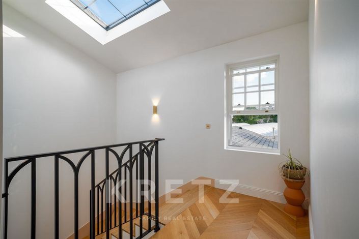 Image No.14-6 Bed House for sale