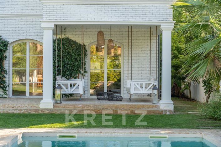 Image No.2-6 Bed House for sale