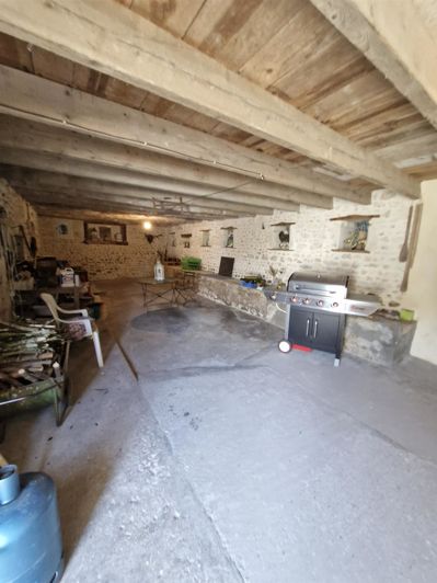 Image No.15-6 Bed House for sale