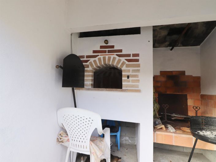 Image No.17-6 Bed House for sale