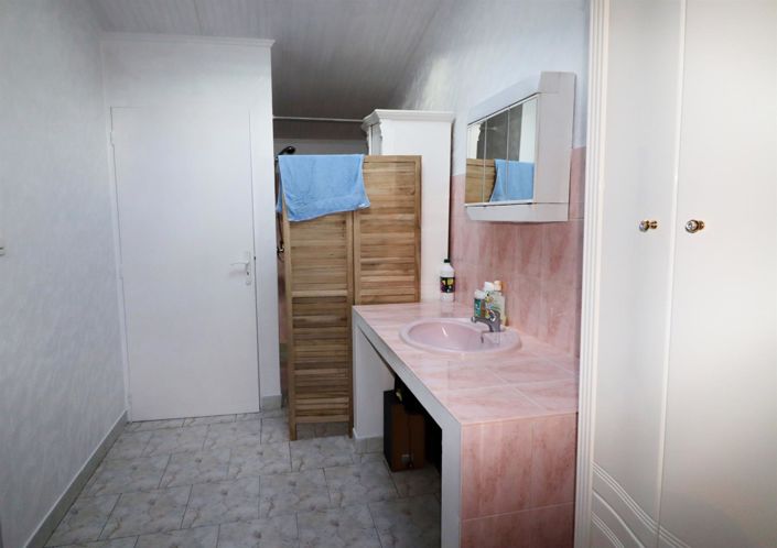 Image No.19-6 Bed House for sale