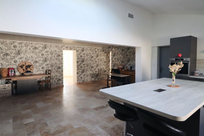 Image No.2-6 Bed House for sale