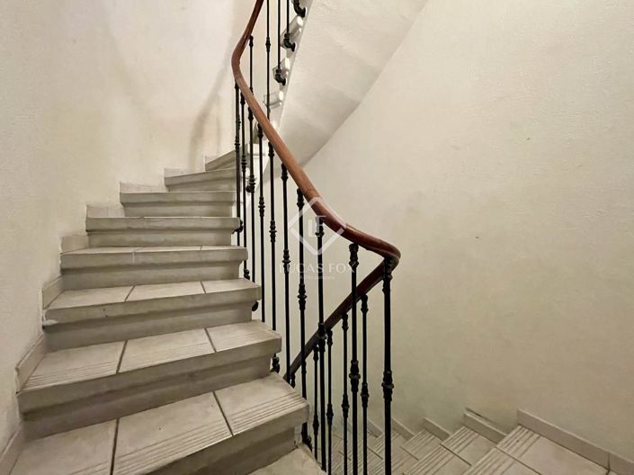 Image No.19-7 Bed House for sale