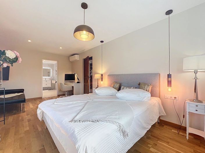 Image No.12-3 Bed House for sale