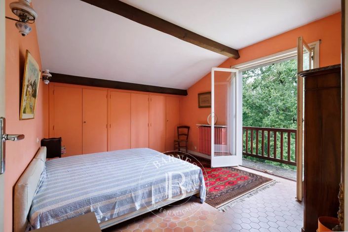 Image No.11-5 Bed House for sale